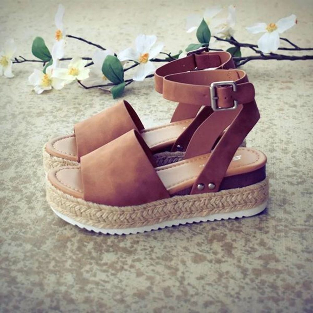 HP”Emilia” Tan Faux Leather Espadrille Platforms! - Picture 5 of 8